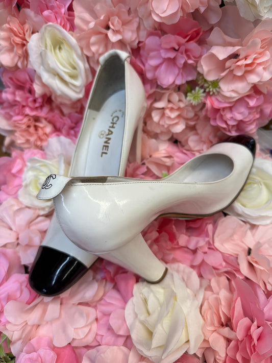 Vintage Chanel Lambskin Heels Size 39