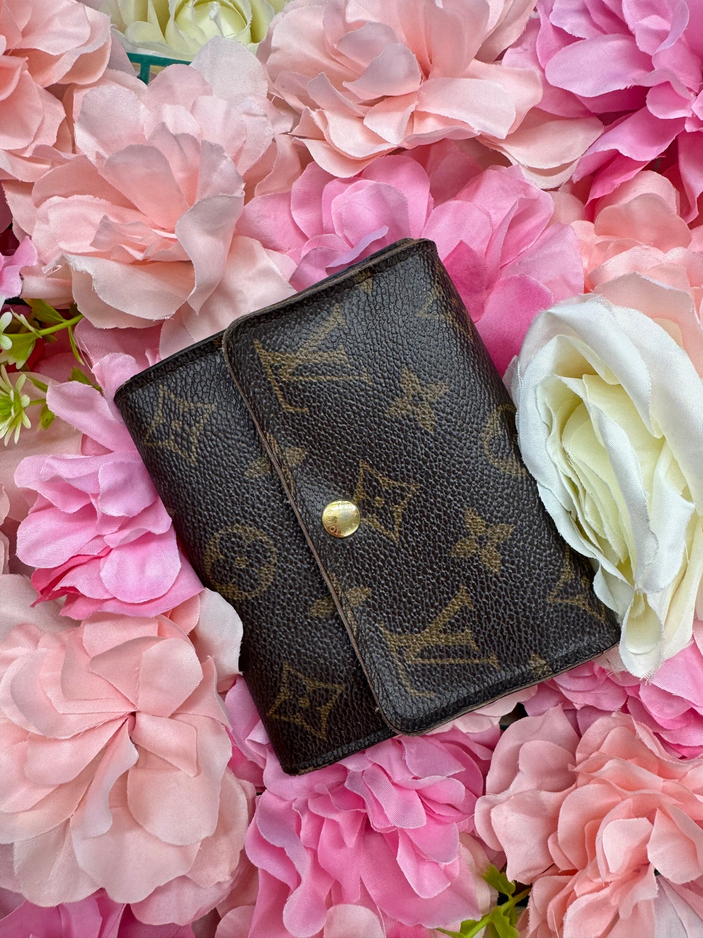 Louie Vuitton Folding Wallet With Coin Zip Area