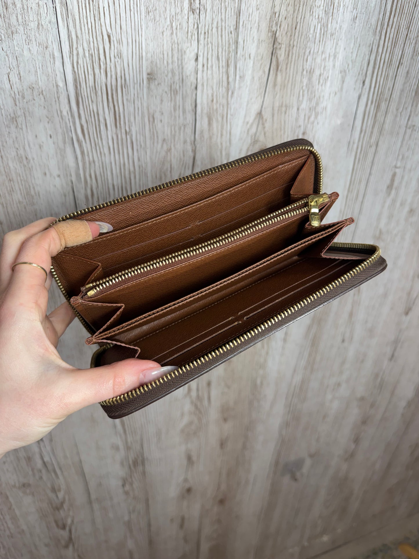 Louis Vuitton Zippy Wallet