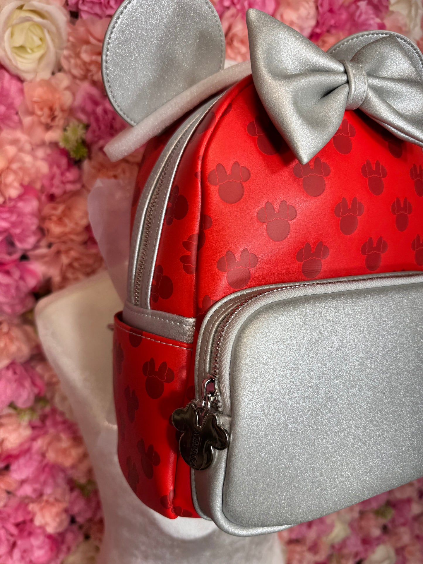 NWT Disney Loungefly Minnie Mouse Backpack Purse